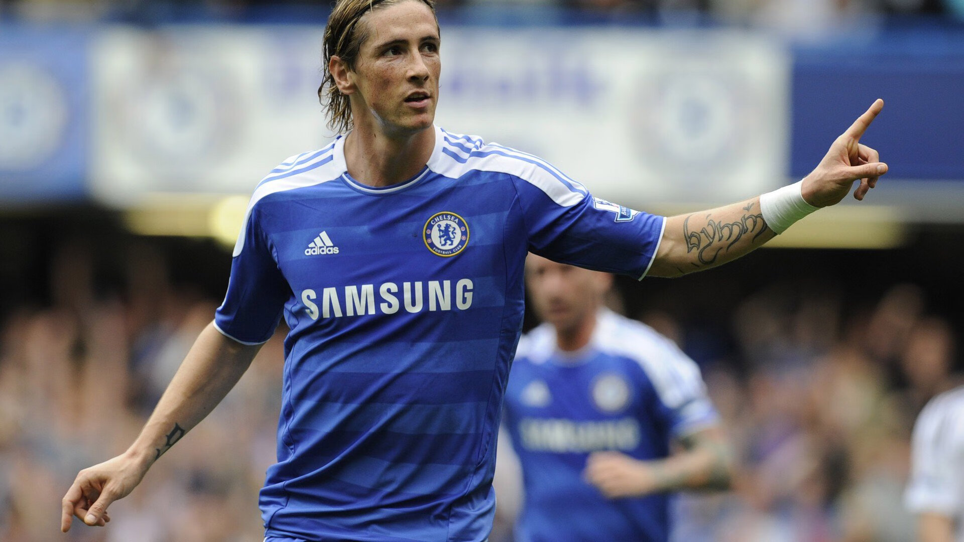 年轻后场组合是否能成为联赛爆点风格焦点，足坛年轻的后卫